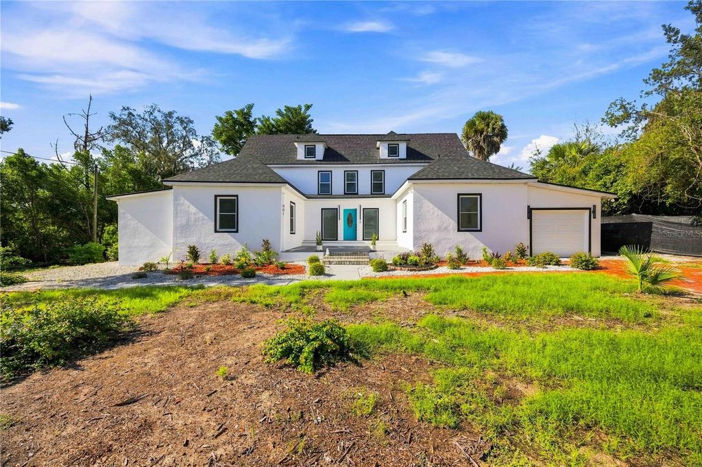 Image 2 of property listing at 401 OLD SCHOOL HOUSE ROAD E, Loughman, FL 33858