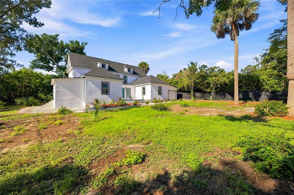 Image 4 of property listing at 401 OLD SCHOOL HOUSE ROAD E, Loughman, FL 33858