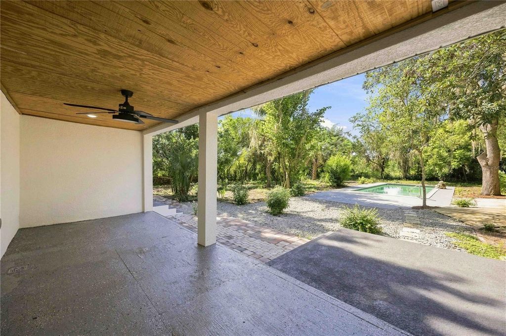 Image 46 of property listing at 401 OLD SCHOOL HOUSE ROAD E, Loughman, FL 33858