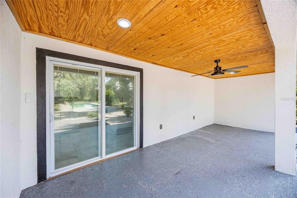 Image 47 of property listing at 401 OLD SCHOOL HOUSE ROAD E, Loughman, FL 33858