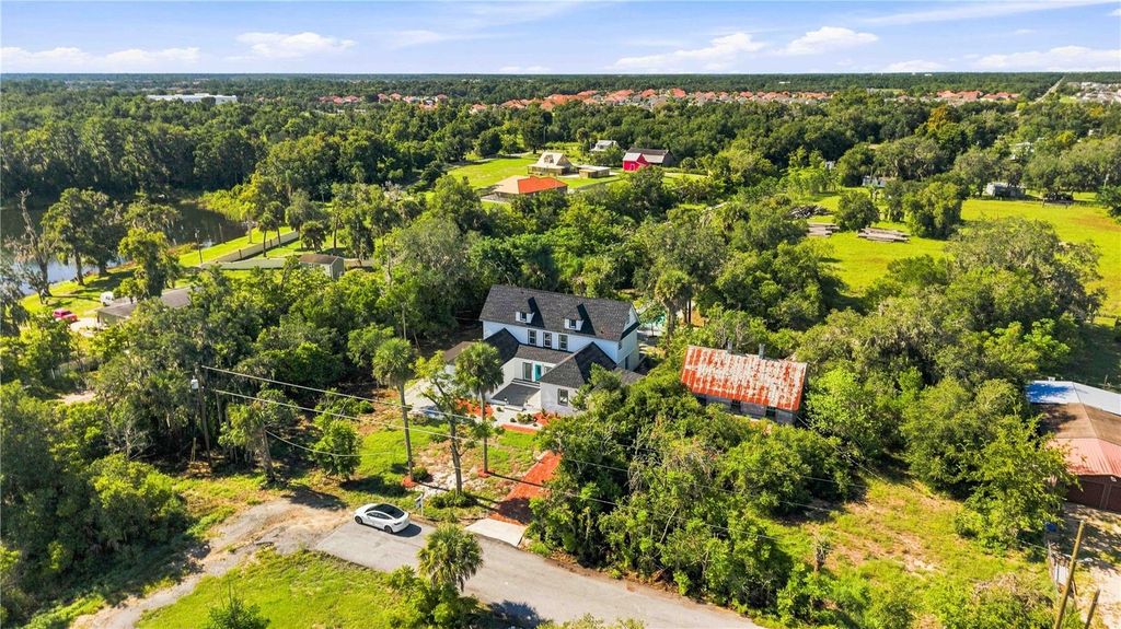 Image 53 of property listing at 401 OLD SCHOOL HOUSE ROAD E, Loughman, FL 33858