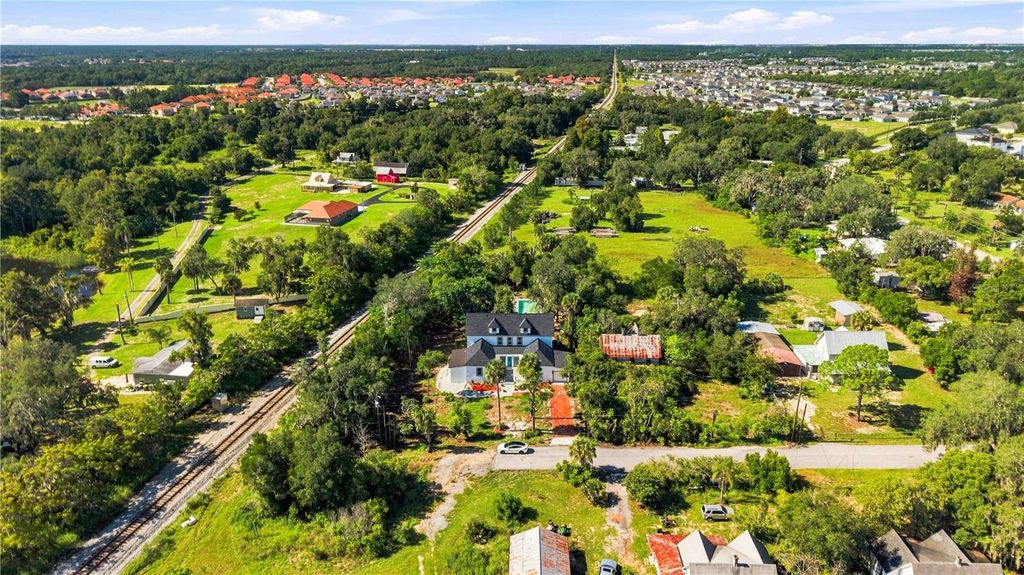 Image 54 of property listing at 401 OLD SCHOOL HOUSE ROAD E, Loughman, FL 33858