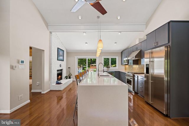 6825 CAPRI PL, Bethesda, MD 20817