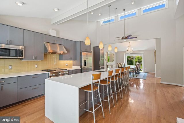 6825 CAPRI PL, Bethesda, MD 20817