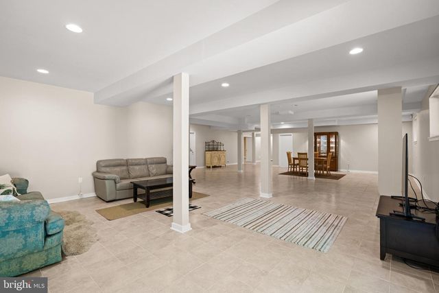 6825 CAPRI PL, Bethesda, MD 20817
