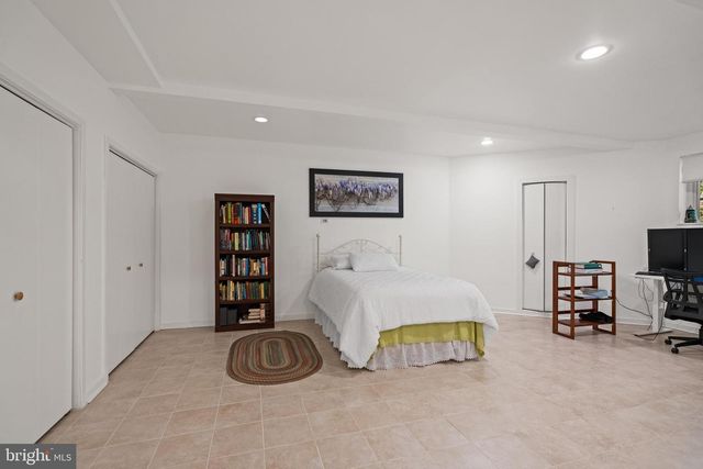 6825 CAPRI PL, Bethesda, MD 20817