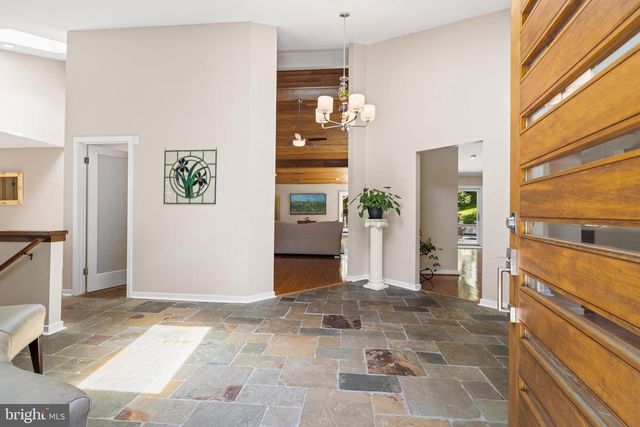 6825 CAPRI PL, Bethesda, MD 20817