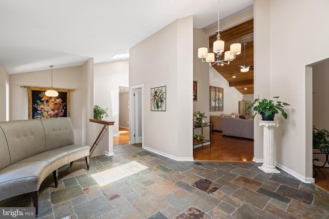6825 CAPRI PL, Bethesda, MD 20817