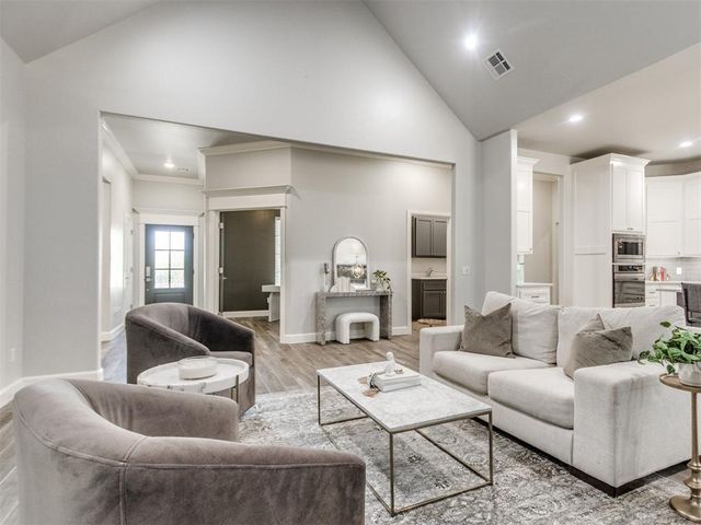 1124 Colonial Avenue, Tuttle, OK 73089