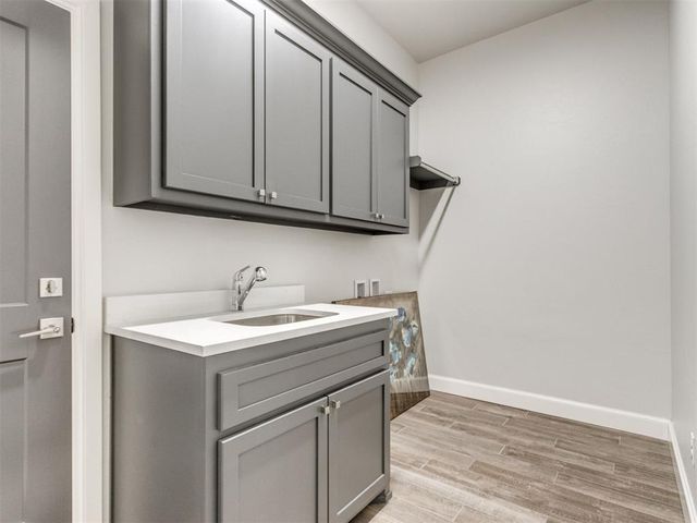 1124 Colonial Avenue, Tuttle, OK 73089