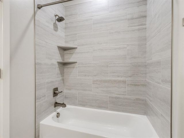 1124 Colonial Avenue, Tuttle, OK 73089