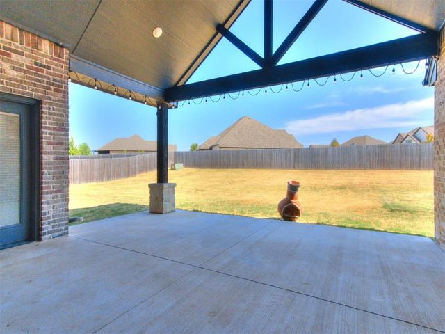 1124 Colonial Avenue, Tuttle, OK 73089