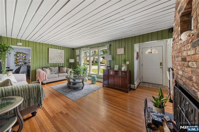 800 Asbury Street, New Milford, NJ 07646