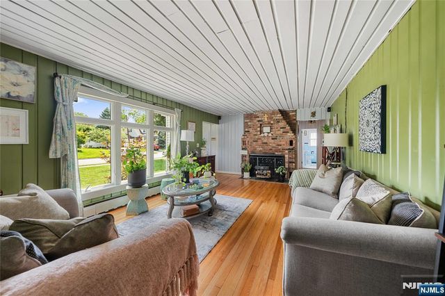 800 Asbury Street, New Milford, NJ 07646