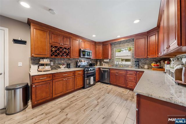 800 Asbury Street, New Milford, NJ 07646