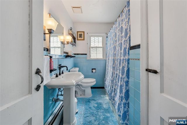 800 Asbury Street, New Milford, NJ 07646
