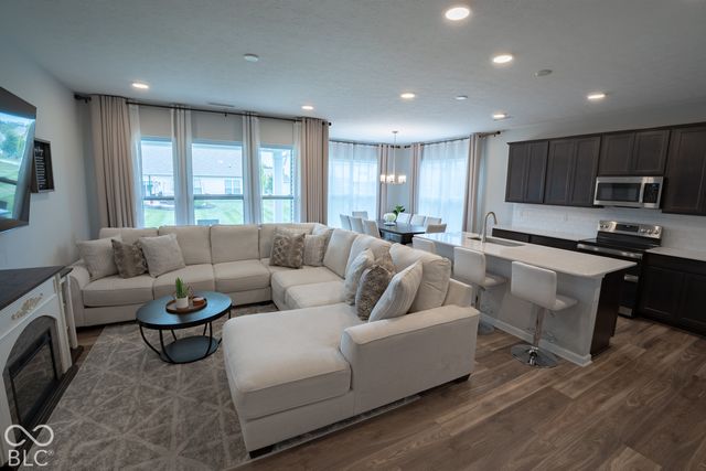 6607 Red Barn Drive, Whitestown, IN 46075