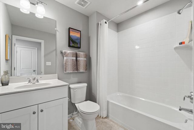 431 PRESIDENTS POINTE AVE, Ranson, WV 25438