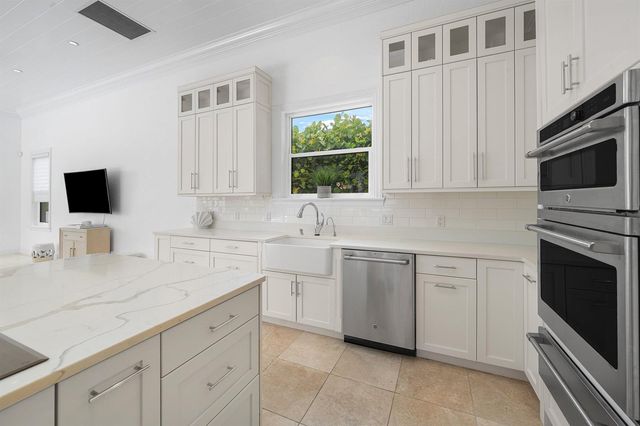 2925 SE Dune Drive, Hutchinson Island, FL 34996