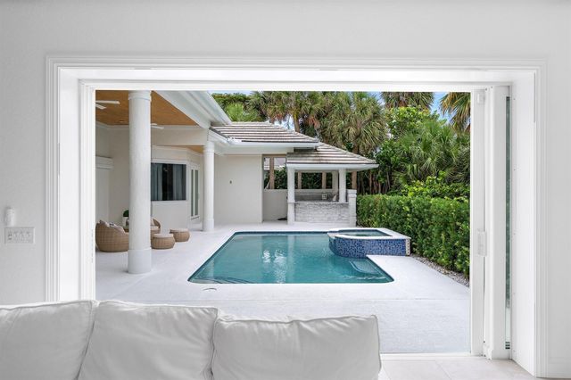 2925 SE Dune Drive, Hutchinson Island, FL 34996