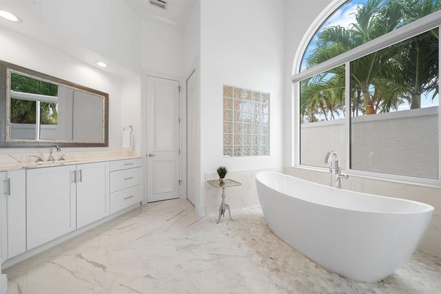 2925 SE Dune Drive, Hutchinson Island, FL 34996