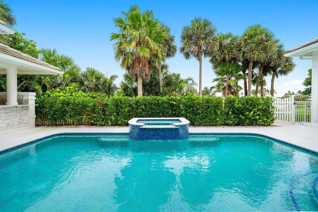 2925 SE Dune Drive, Hutchinson Island, FL 34996