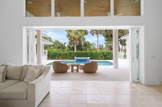 2925 SE Dune Drive, Hutchinson Island, FL 34996