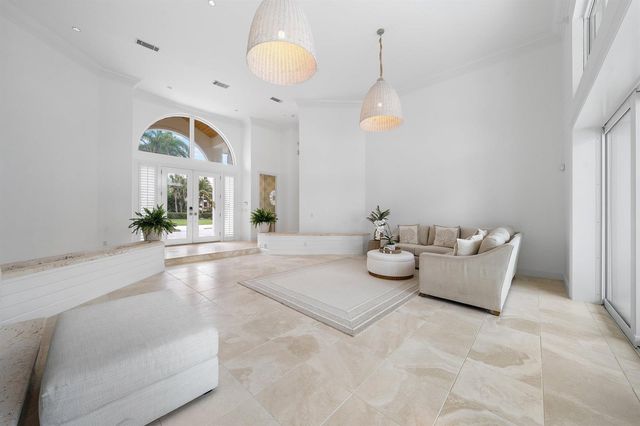 2925 SE Dune Drive, Hutchinson Island, FL 34996