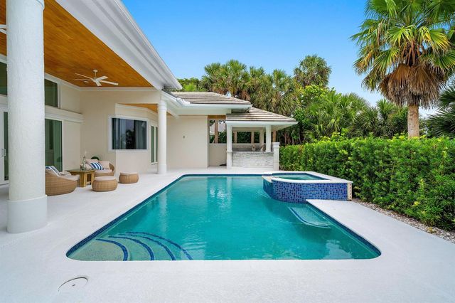 2925 SE Dune Drive, Hutchinson Island, FL 34996