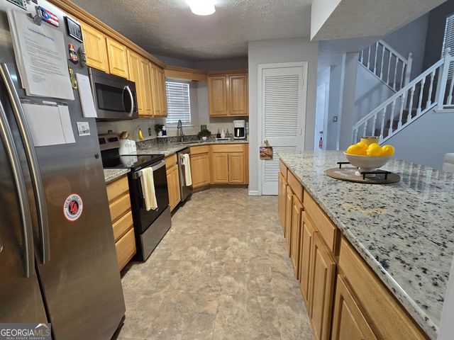 3226 Lindas Circle SE, Conyers, GA 30013