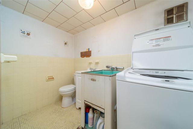 24-10 154th Street, Whitestone, NY 11357