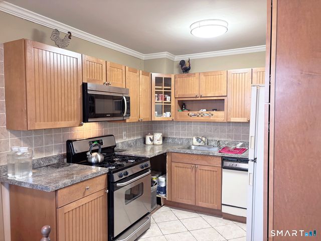 11 Bedford Avenue APT G1, Norwalk, CT 06850