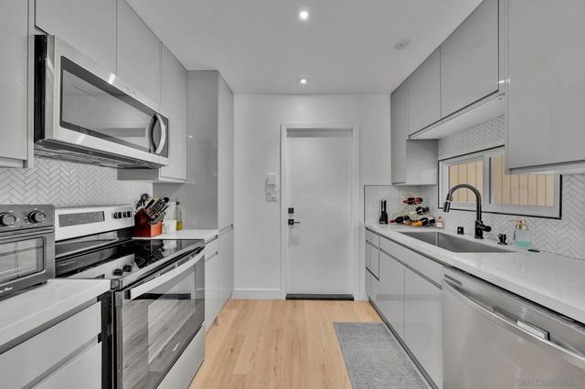 5985 Zora, La Mesa, CA 91942