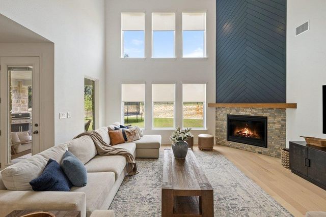 365 Pear Tree LN, Austin, TX 78737