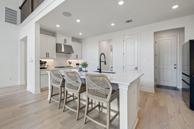 365 Pear Tree LN, Austin, TX 78737