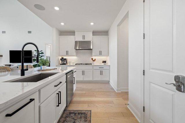 365 Pear Tree LN, Austin, TX 78737