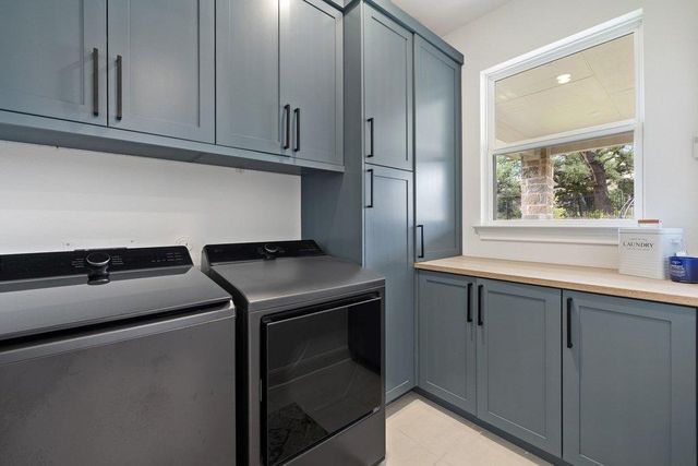 365 Pear Tree LN, Austin, TX 78737