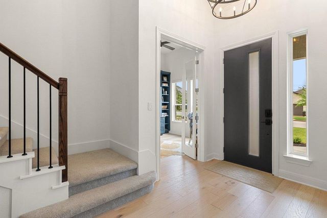 365 Pear Tree LN, Austin, TX 78737