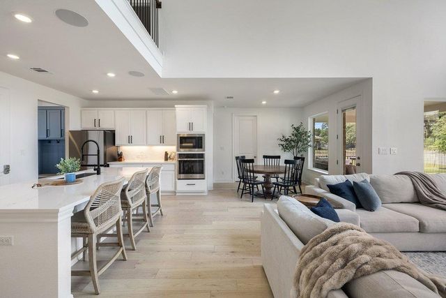 365 Pear Tree LN, Austin, TX 78737