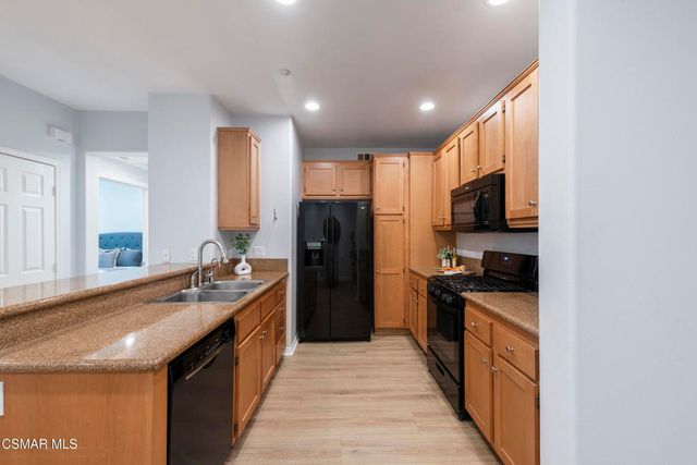 291 Riverdale Court 106, Camarillo, CA 93012