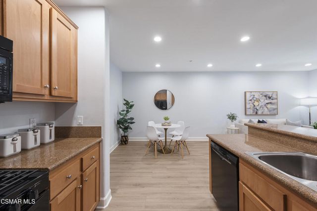 291 Riverdale Court 106, Camarillo, CA 93012