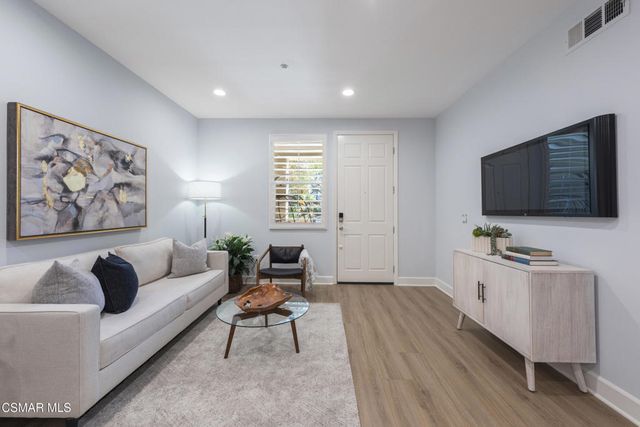 291 Riverdale Court 106, Camarillo, CA 93012