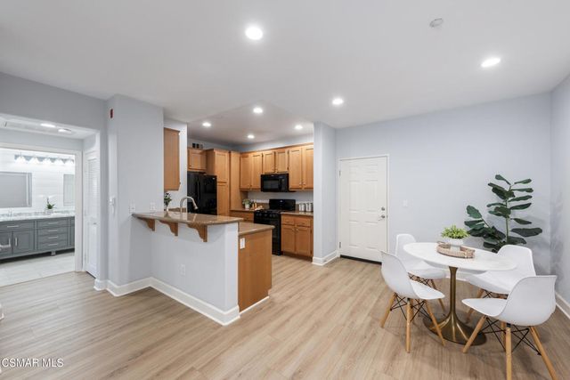 291 Riverdale Court 106, Camarillo, CA 93012