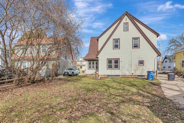 829 PROSPECT AVENUE, Oshkosh, WI 54901