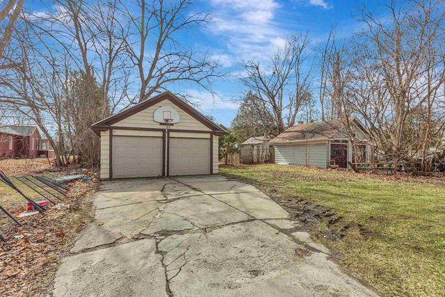 829 PROSPECT AVENUE, Oshkosh, WI 54901