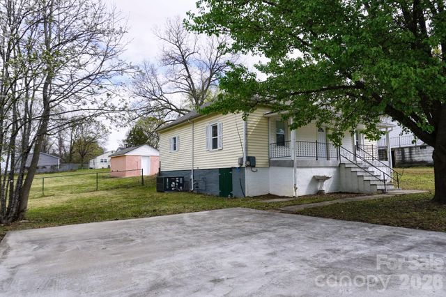 415 E Georgia Avenue, Bessemer City, NC 28016