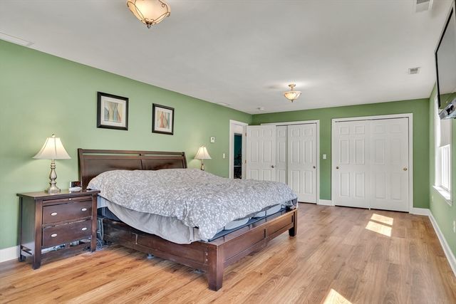 10 Gately Dr, Woburn, MA 01801