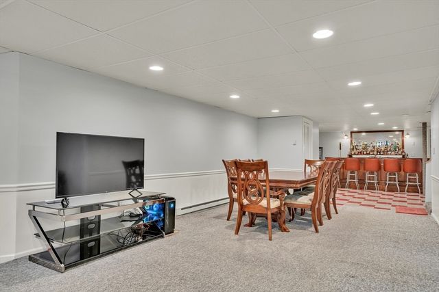 10 Gately Dr, Woburn, MA 01801