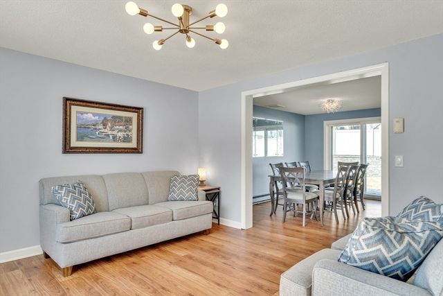 10 Gately Dr, Woburn, MA 01801