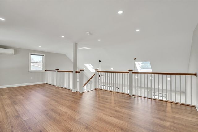 10 Gately Dr, Woburn, MA 01801